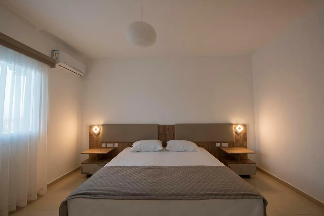 Deniz Airport Suites Nicosia 0*,