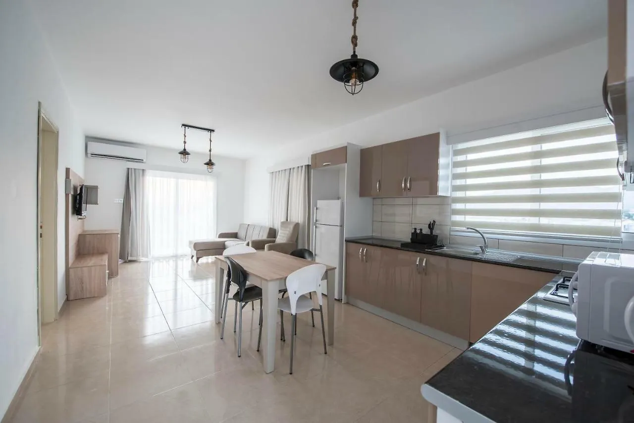 Deniz Airport Suites Nicosia 0*,