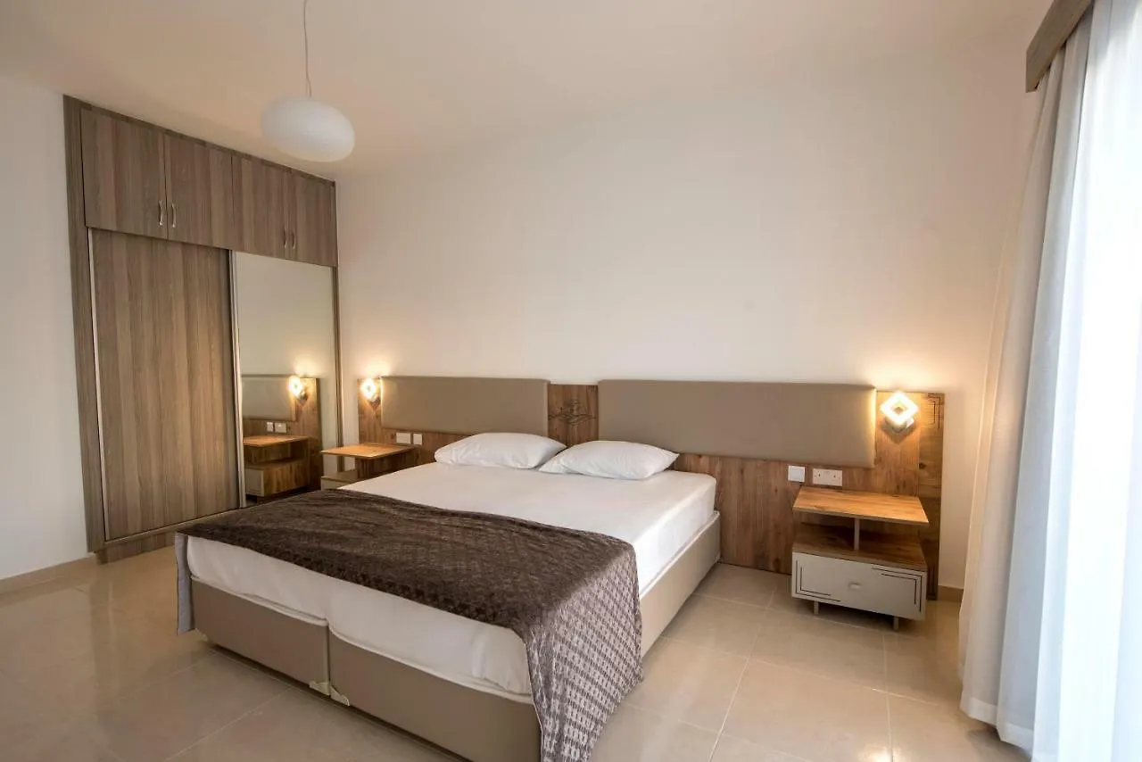 Apartment Deniz Airport Suites Nicosia