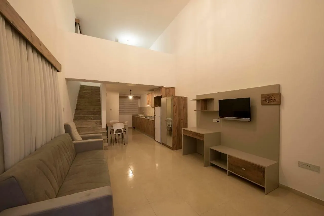 Deniz Airport Suites Nicosia