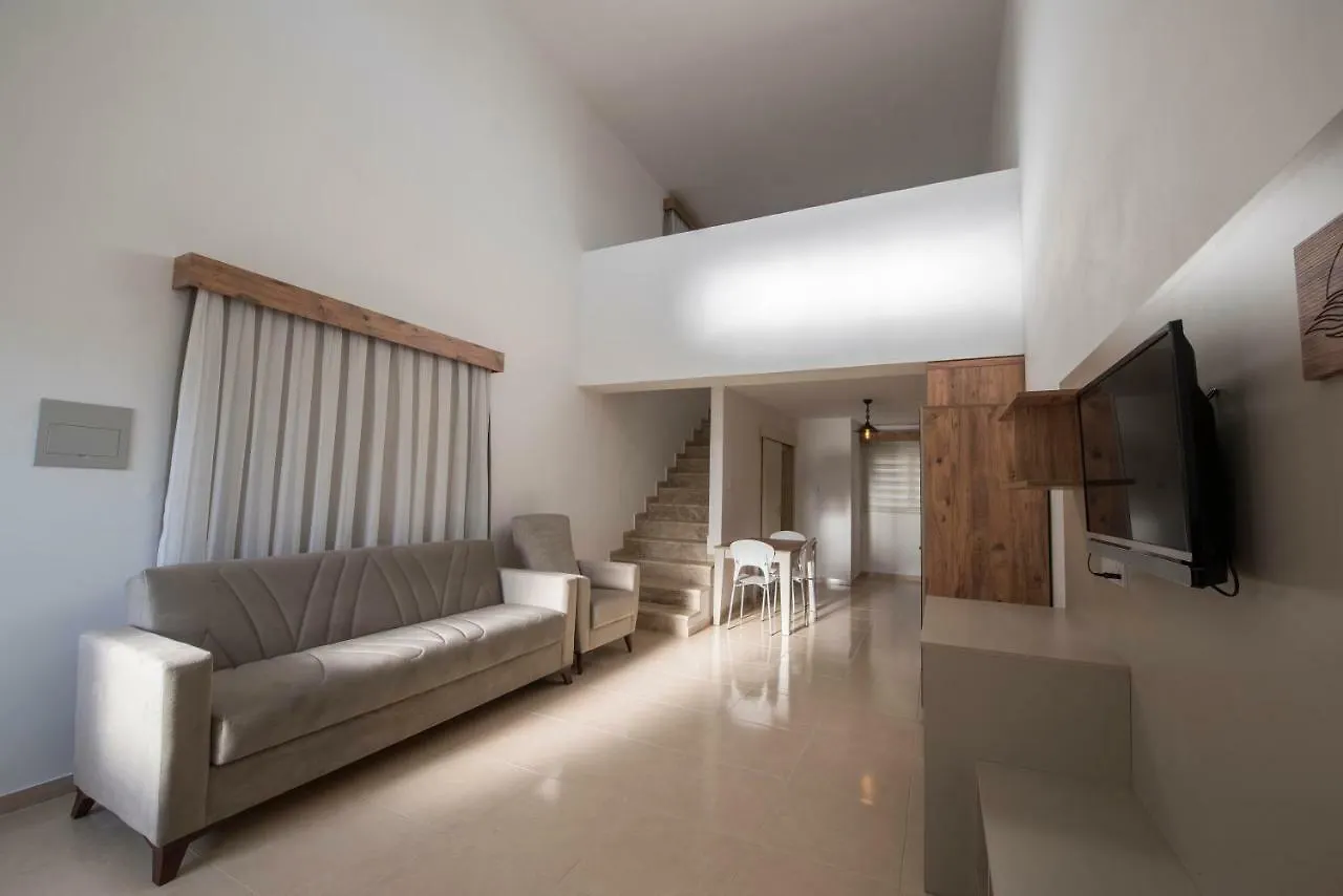Deniz Airport Suites Nicosia Apartment