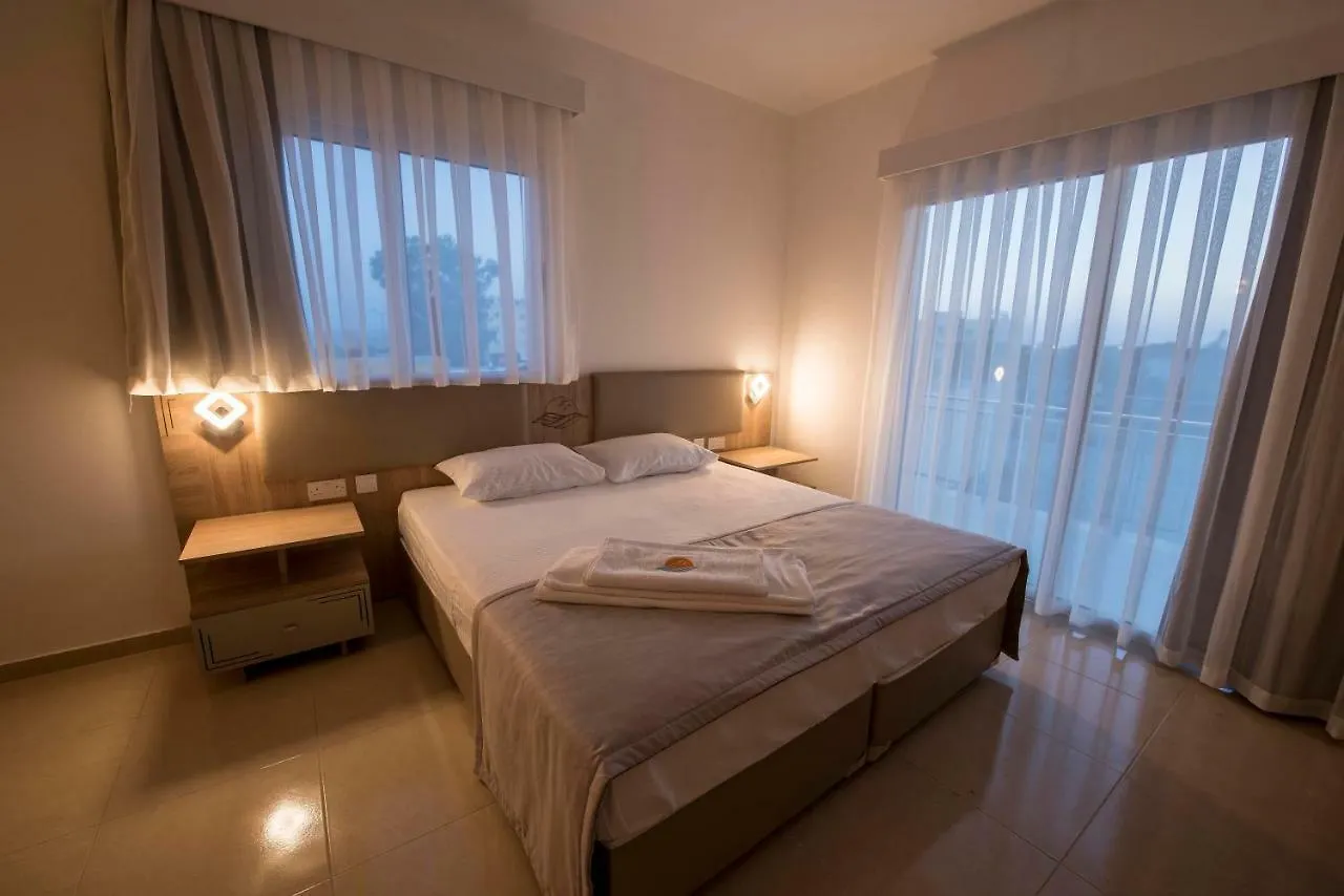 Deniz Airport Suites Nicosia