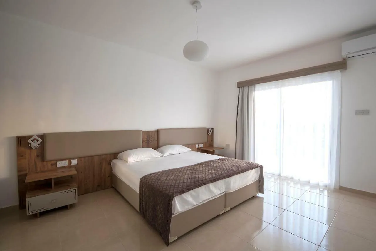 Deniz Airport Suites Nicosia
