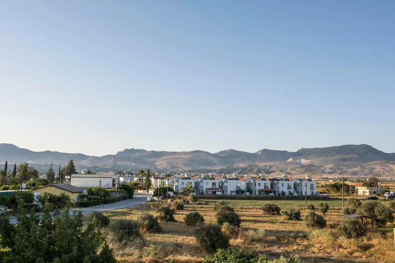 Deniz Airport Suites Nicosia Apartment