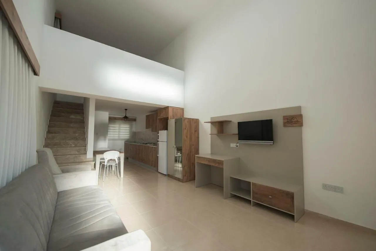 Deniz Airport Suites Nicosia Apartment