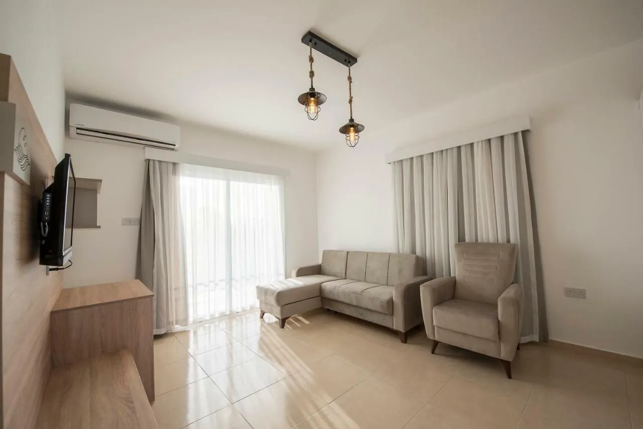 Deniz Airport Suites Nicosia Apartment
