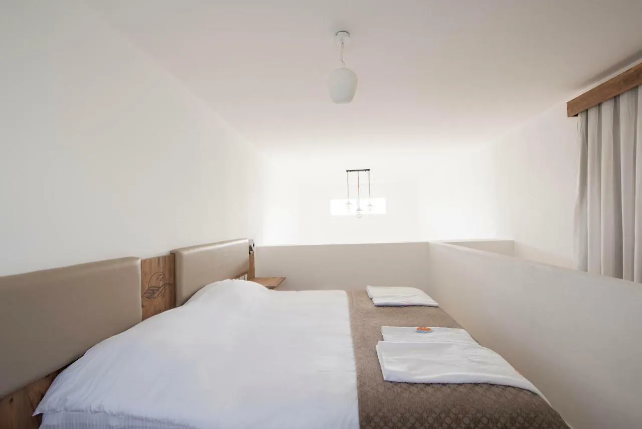 Deniz Airport Suites Nicosia 0*,